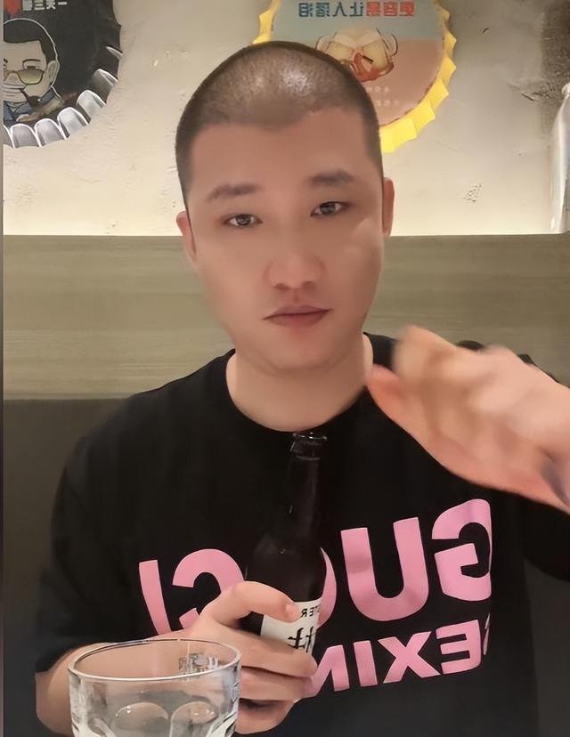 0w粉絲小網(wǎng)紅收入多少錢，50w粉絲小網(wǎng)紅收入多少美元？"