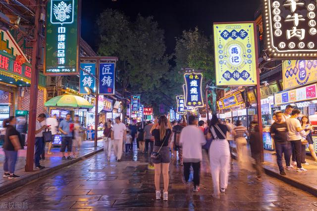 開店怎么吸引顧客十個妙招餐廳做什么營銷活動好，餐飲開店怎么吸引顧客十個妙招？
