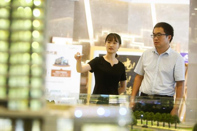 售樓處置業(yè)顧問(wèn)和銷售的區(qū)別（置業(yè)顧問(wèn)和銷售的區(qū)別是什么）