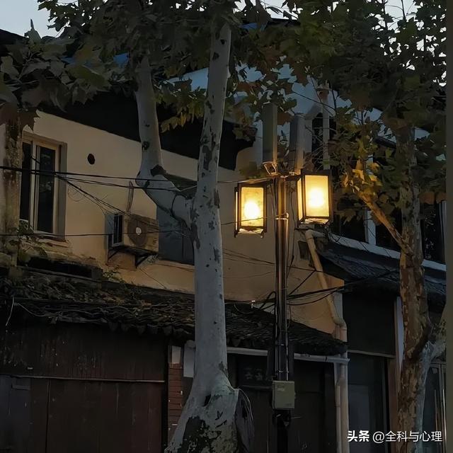 適合發(fā)朋友圈的說(shuō)說(shuō)簡(jiǎn)短，發(fā)朋友圈的短句分享？